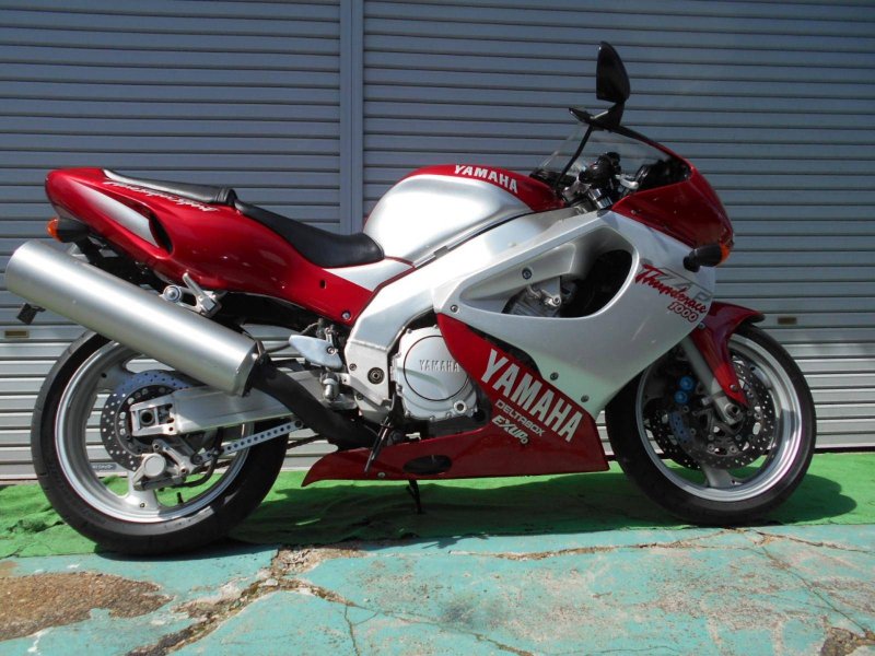 Yamaha yzf1000r Thunderace