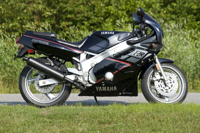 Yamaha FZR 600 S