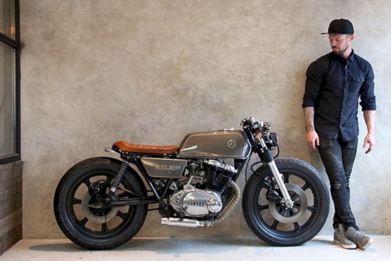 Cafe Racer brat Style