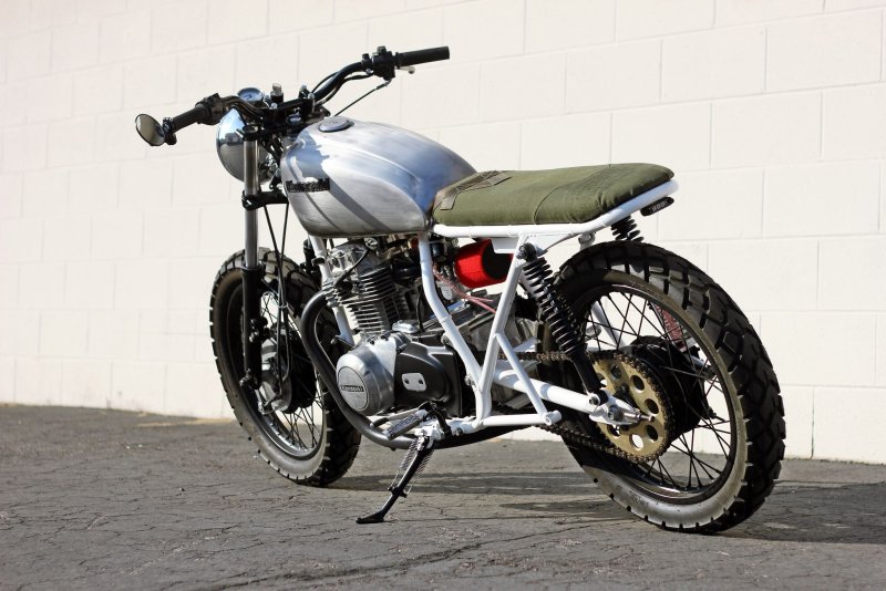 Мотоцикл с коротким сиденьем