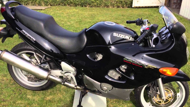 Suzuki gsx750f Katana