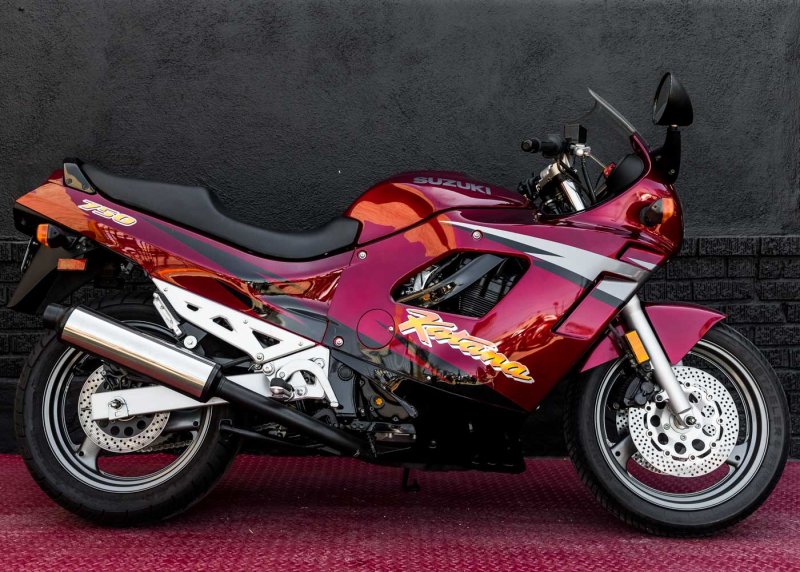 Suzuki GSX 750 Katana