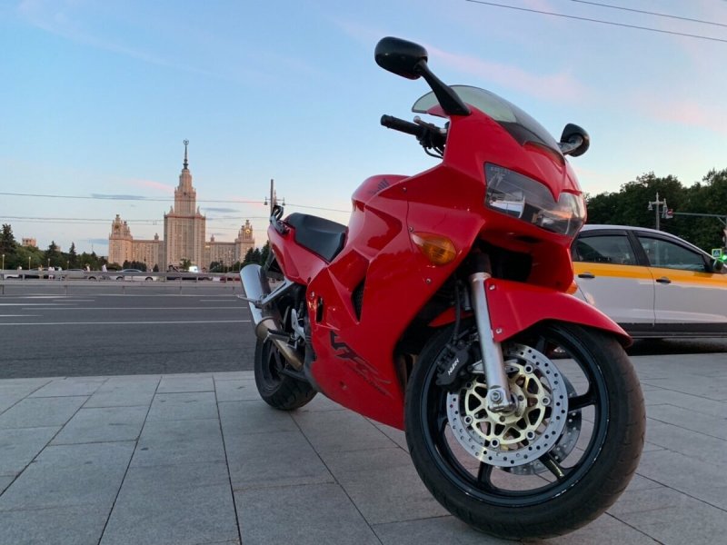 Honda VFR 800 1999 года
