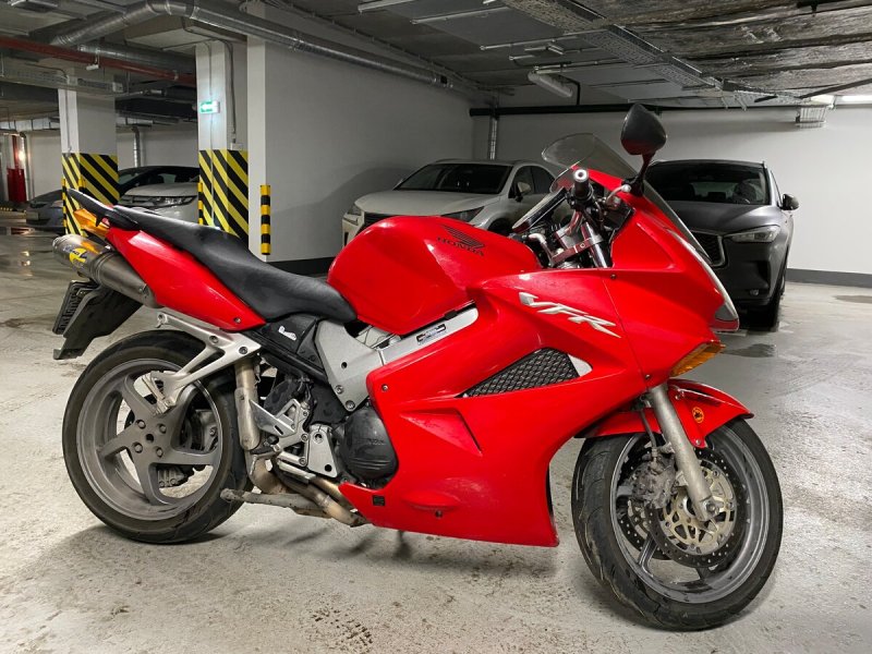 Хонда VFR 800 2005