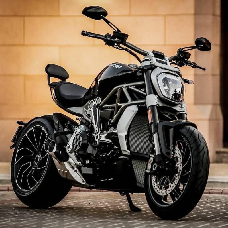 Ducati Diavel s