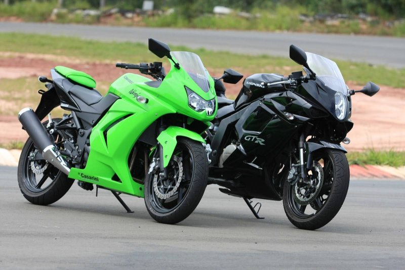 Kawasaki Ninja 250 r бак