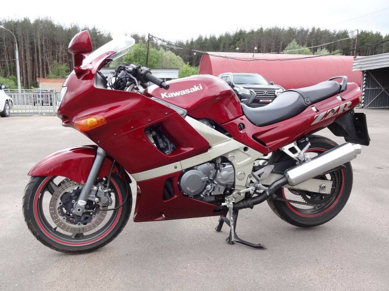 Мотоцикл Kawasaki ZZR 400