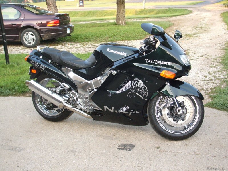 Кавасаки ZZR 1100