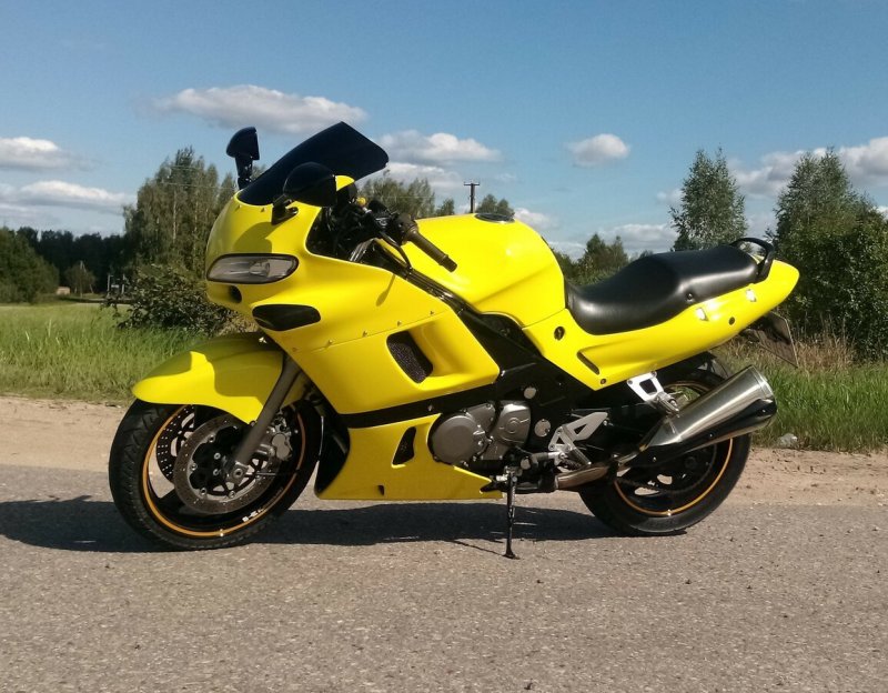 Kawasaki ZZR 400 желтый