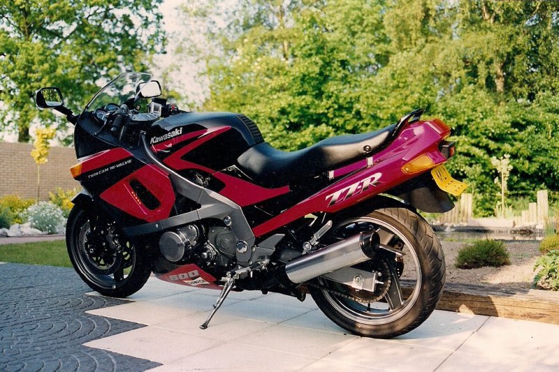 Кавасаки НФ 600