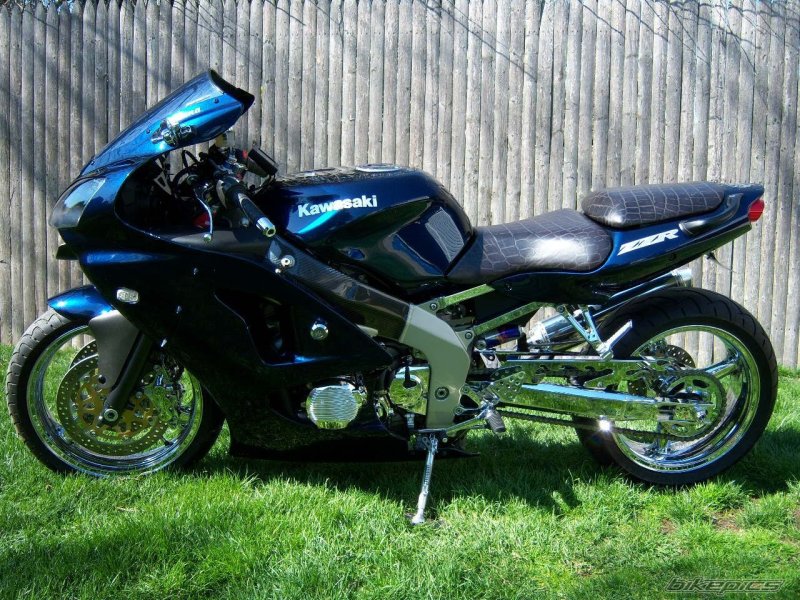 Кавасаки ZZR 2000