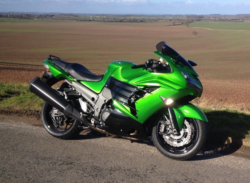 Мотоцикл Kawasaki zzr1400