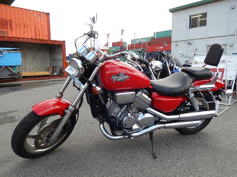 Мотоцикл Honda Magna 750