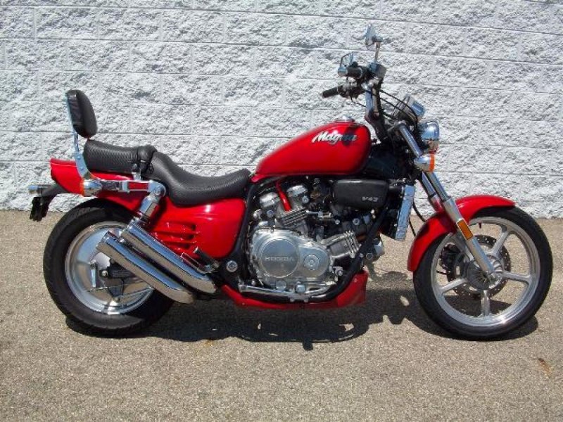 Honda VF 750 Magna (v45)