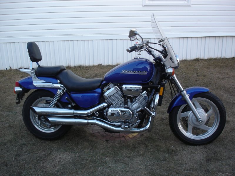 Honda Magna 750 v45