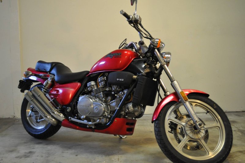 Honda Magna 1