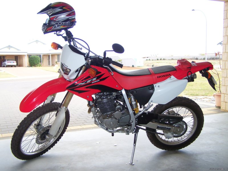 Honda xr250r and xr250l