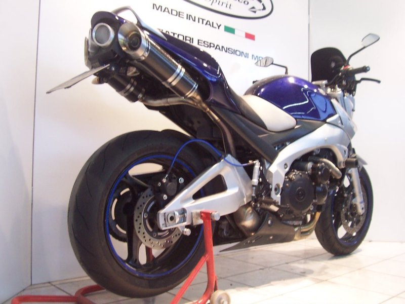 Suzuki GSR 600 выхлоп