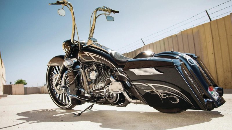 Harley Davidson чоппер с высоким рулем