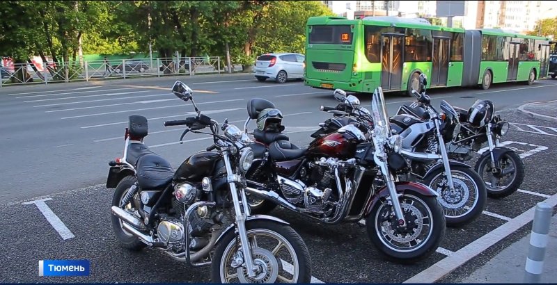 Парковка байкеров