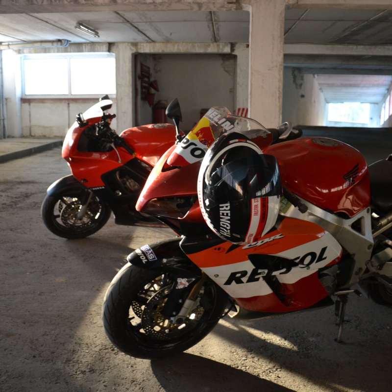 Стоянка мотоциклов