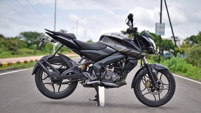 Bajaj Pulsar NS 200 черный