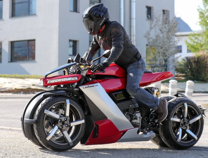 Летающий мотоцикл-трансформер Lazareth