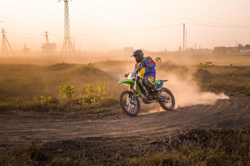 Мотокросс по бездорожью