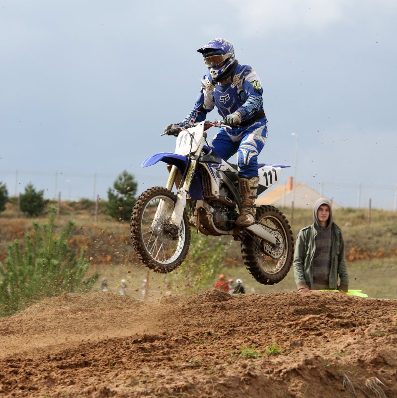 Мотоцикл по бездорожью