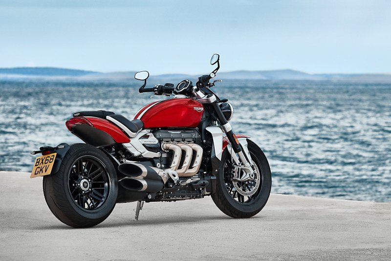 Мотоцикл Triumph Rocket 3