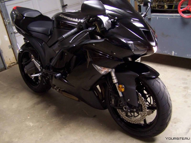 Спортбайк Кавасаки черный