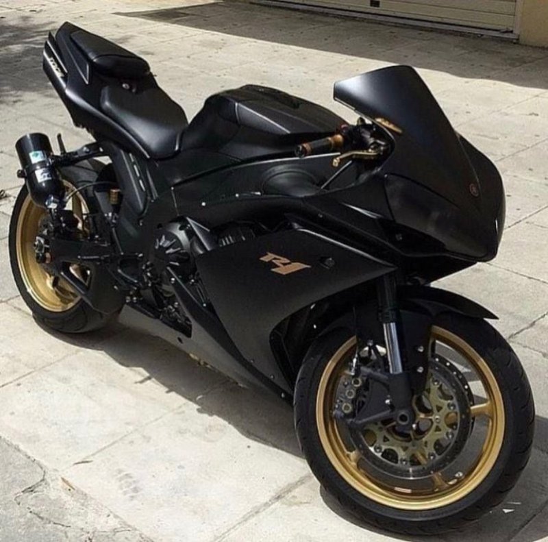 Yamaha r1 черный матовый
