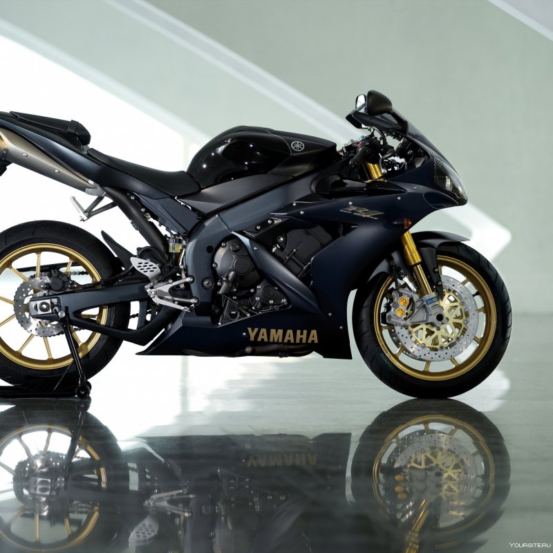 Yamaha YZF-r1 черный