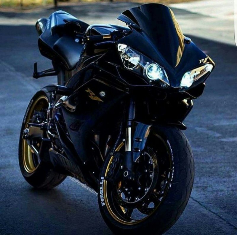 Мотоцикл Yamaha r1 чёрный