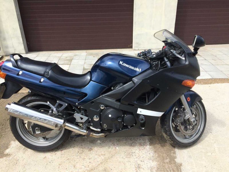 Мотоцикл Kawasaki ZZR 400