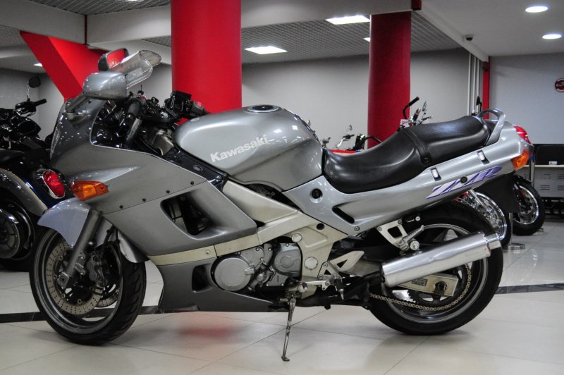 Kawasaki ZZR 400 2