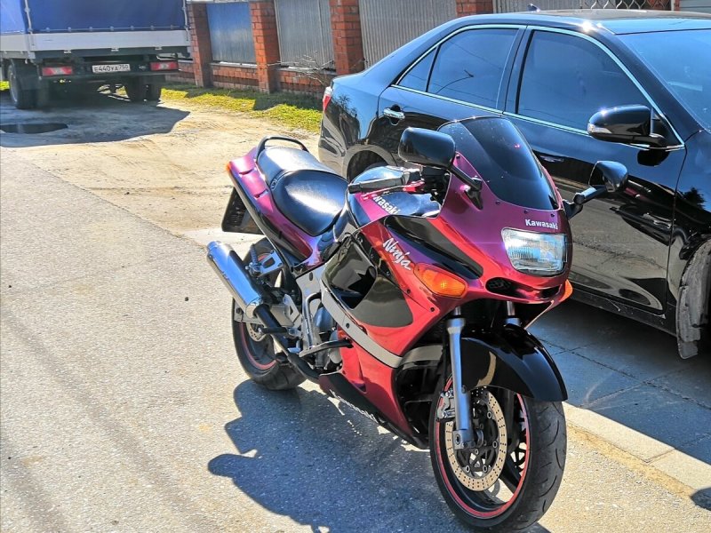 Кавасаки ZZR 400