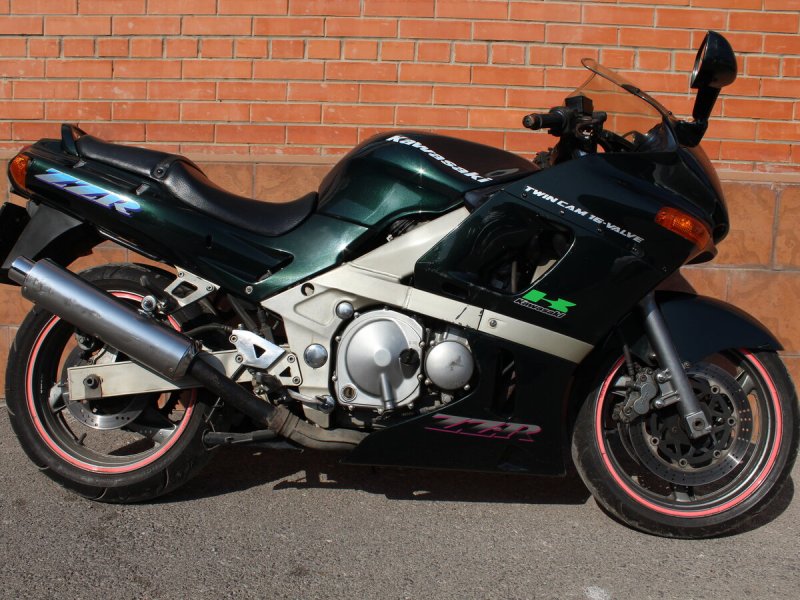 Кавасаки ЗЗР 400