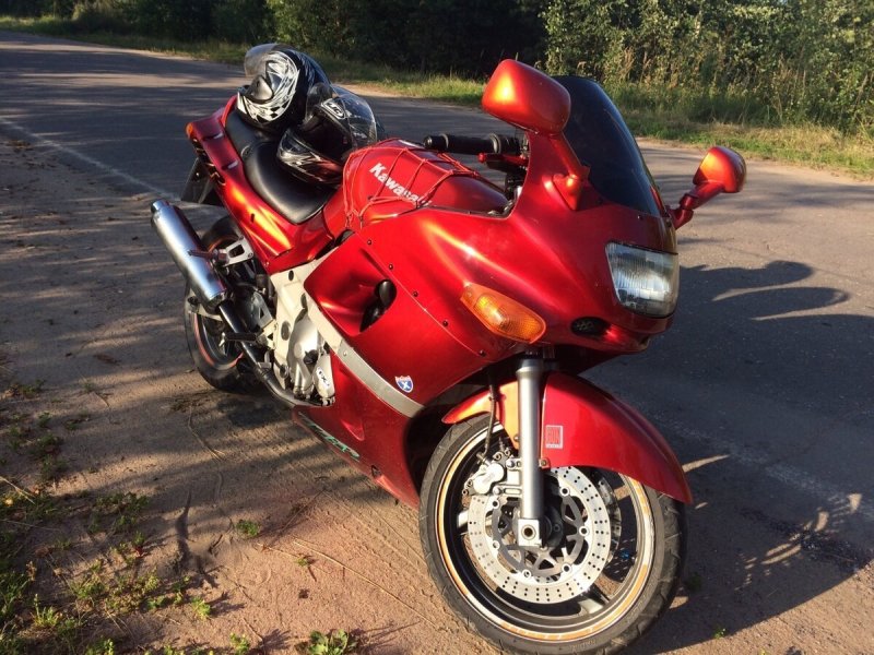 Kawasaki ZZR 400 2