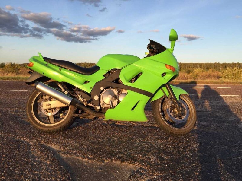 Кавасаки ZZR 400 зеленый