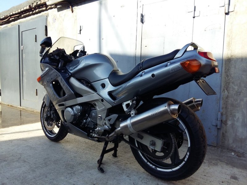 Кавасаки ЗЗР 400