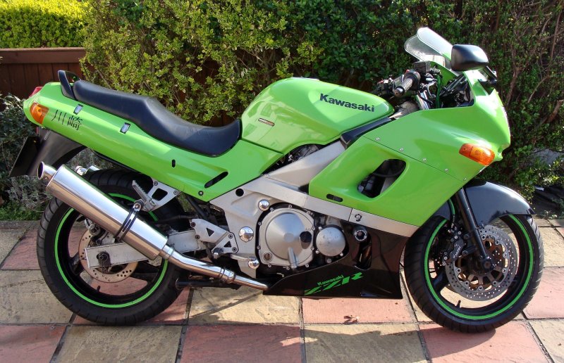 Мотоцикл Kawasaki ZZR 400