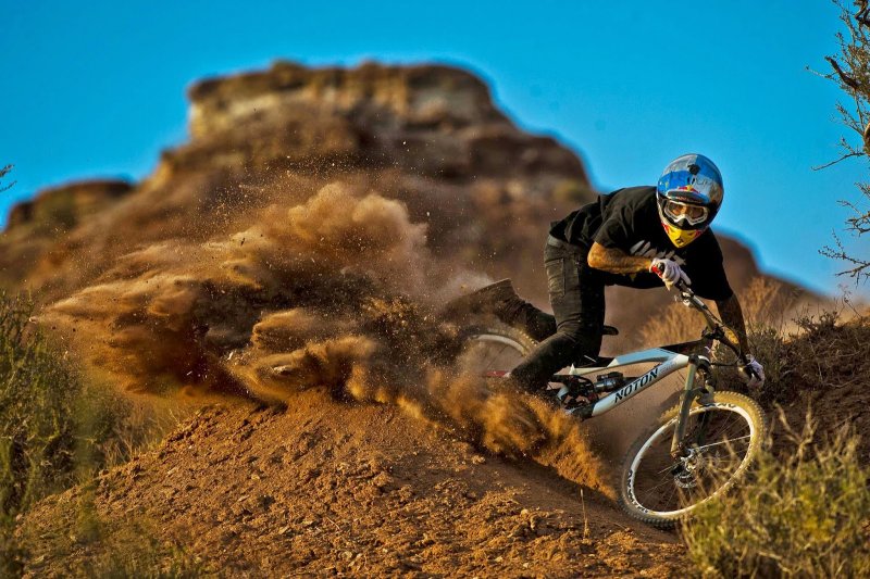 MTB райдеры Red bull