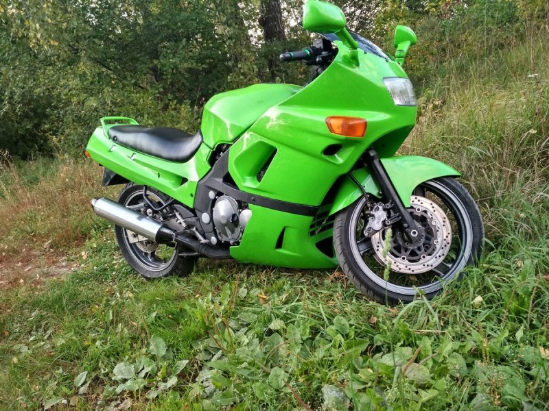 Kawasaki ZZR 400 зеленый