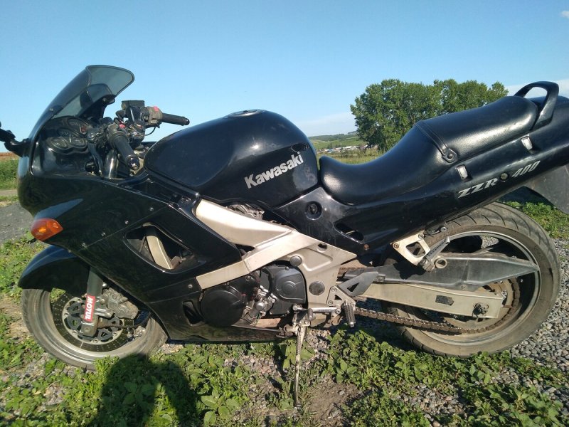 Кавасаки ZZR 400