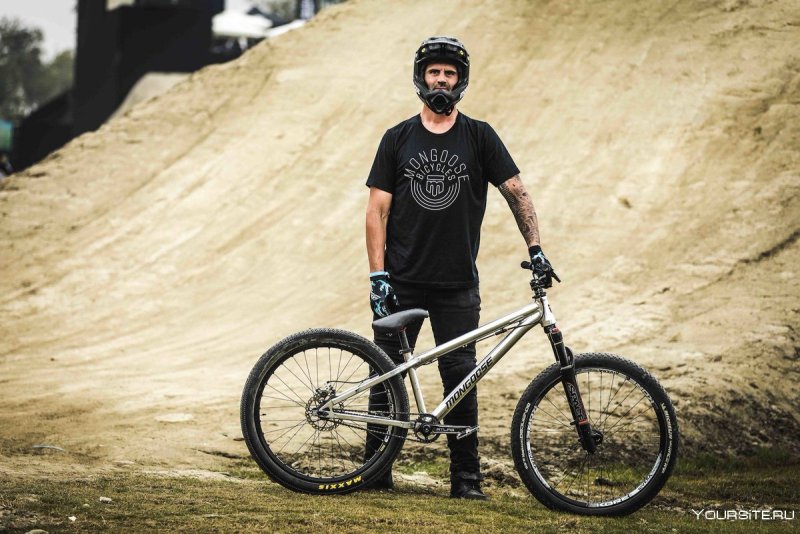 Алан Кук BMX Райдер