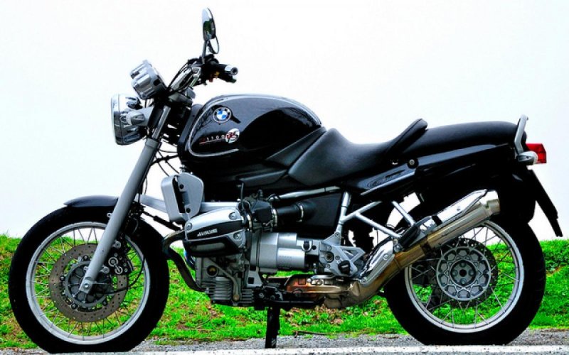 BMW r1100r