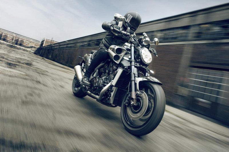 Yamaha Vmax карбон