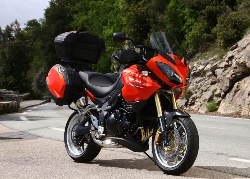 Мотоцикл Триумф Тайгер 1050