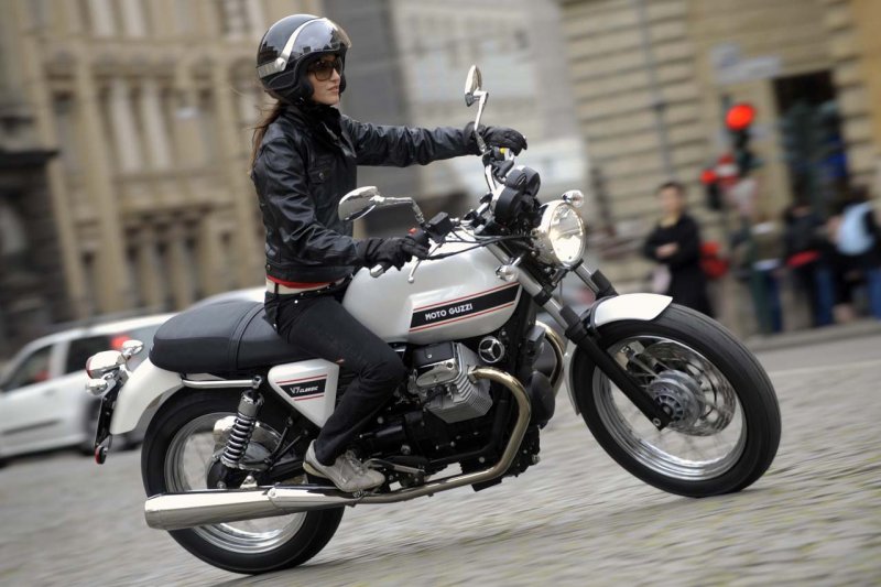 Мотоцикл Moto Guzzi v7 Classic"